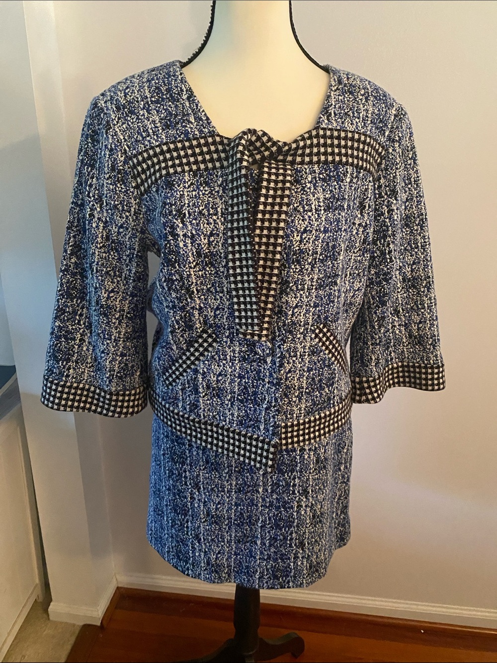 Cabi medium skirt and jacket set excellent condition